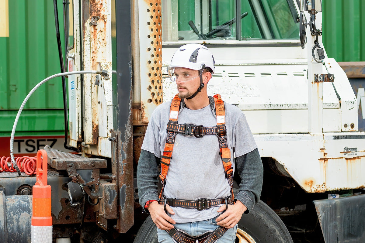 Contruction worker wearing PPE